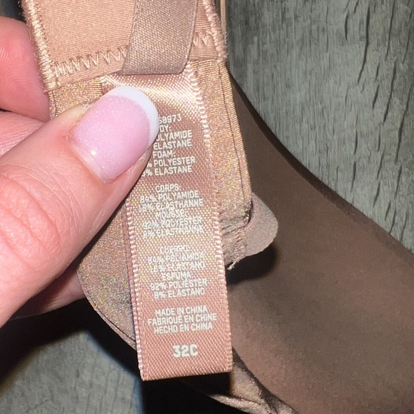 SKIMS Tan Bra with Tags - Picture 5 of 5